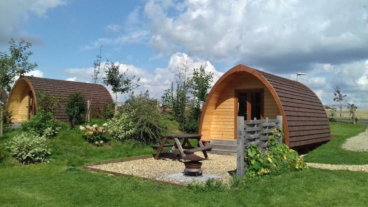 Campion Glamping Pod Hotel Cheltenham Exterior photo